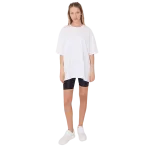 Kadın Desensiz Oversize Beyaz T-Shirt 4